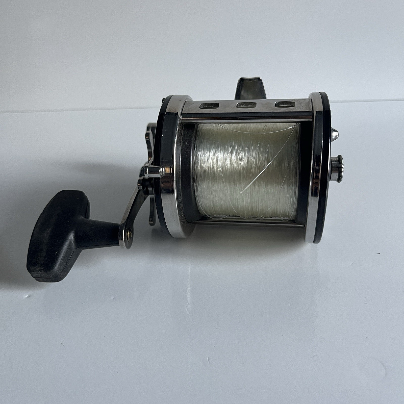 Penn Reels 500 L Jigmaster Reel w/ Box, Manual, Wrench