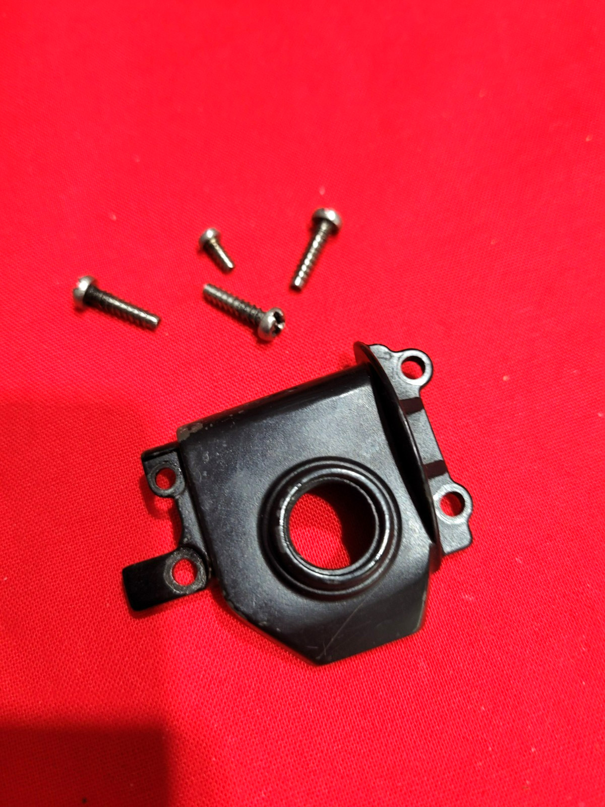 Daiwa left side plate & screws that fits the whisker SS1300 reel