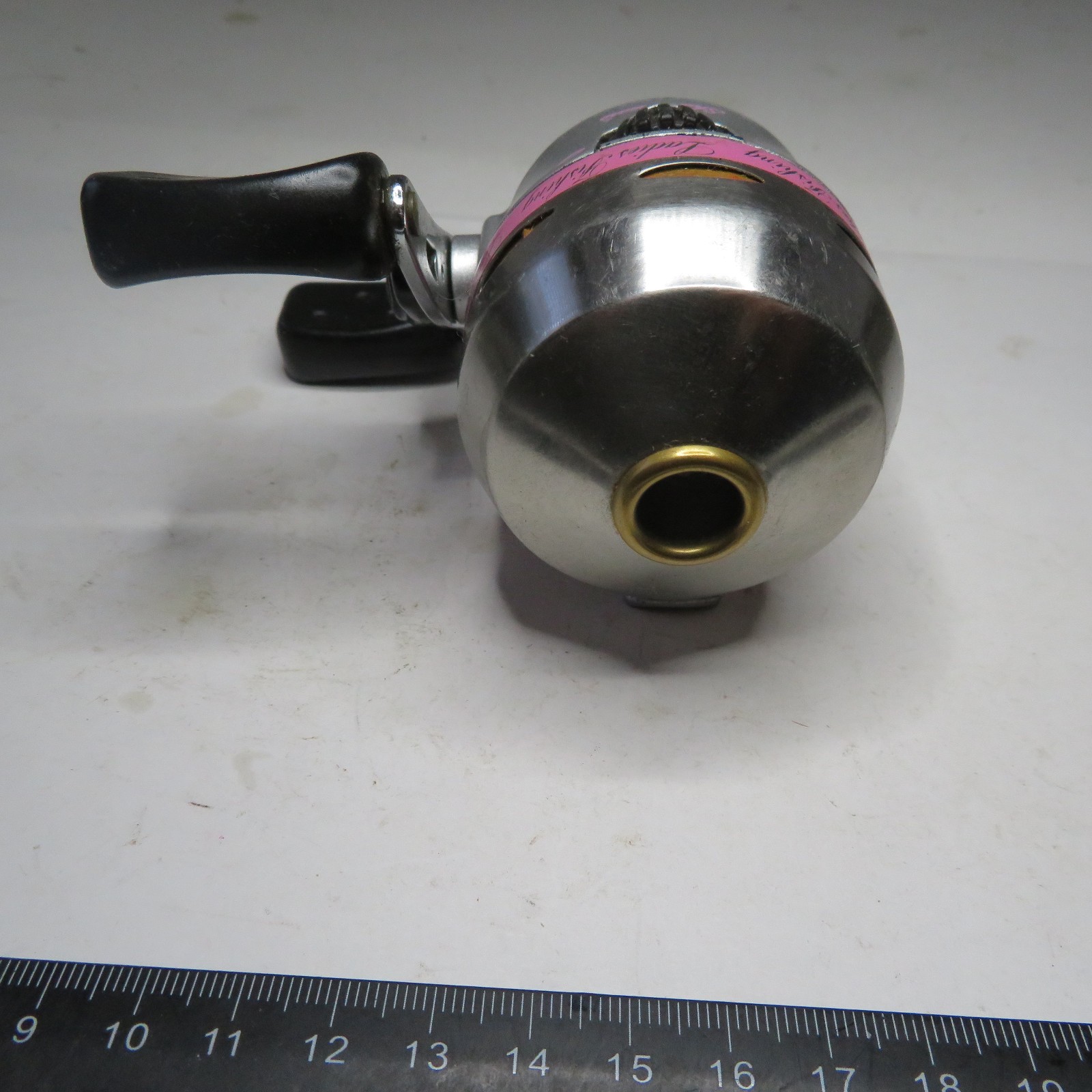 FISHING REEL SHAKESPEARE LADIES SC6 ,RATIO 3.4:1 , LINE 6 LB 90YD RT HAND WORKS
