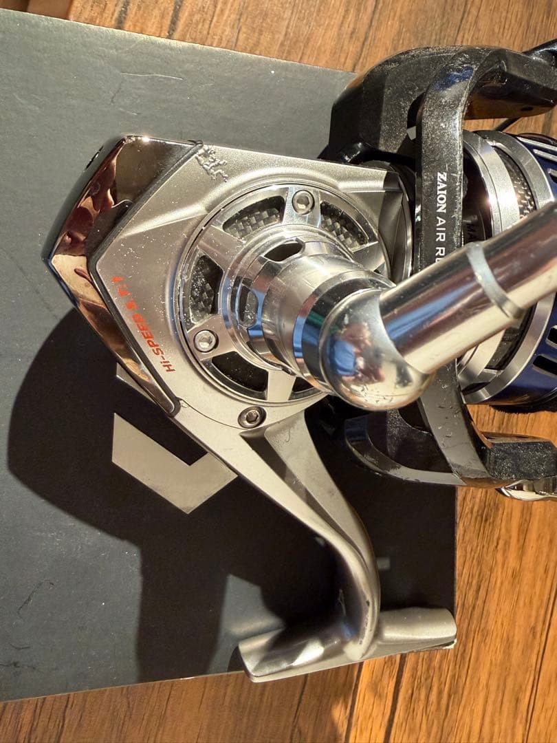 Daiwa Saltiga 6500H Zion Air Reel Spinning Reel Silver Blue Lightweight