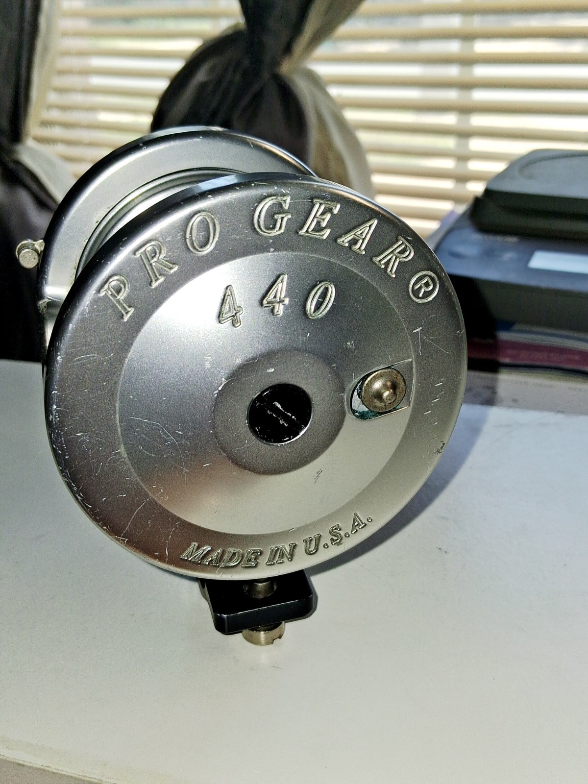 PRO GEAR FISHING REEL 440 ALL SILVER W/OVERSIZED HANDLE. Penn 4/0 Like.