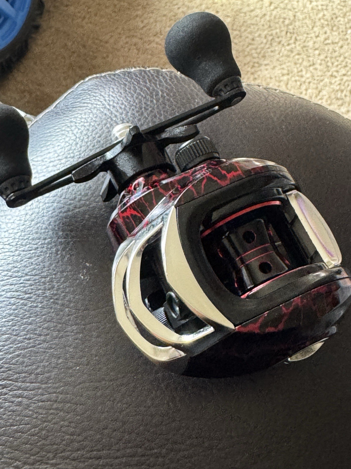 7.2:1 Right-Hand Baitcast Reel Low Profile Star Drag Black/Red/Silver
