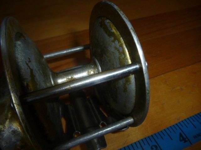 Vintage fishing reel Featherwate, San Francisco, New York, wood knob, good fish