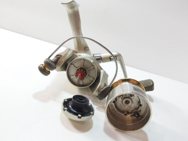 Daiwa Regal X 1500iA Spinning Reel 265g 4LB Line Excellent Condition