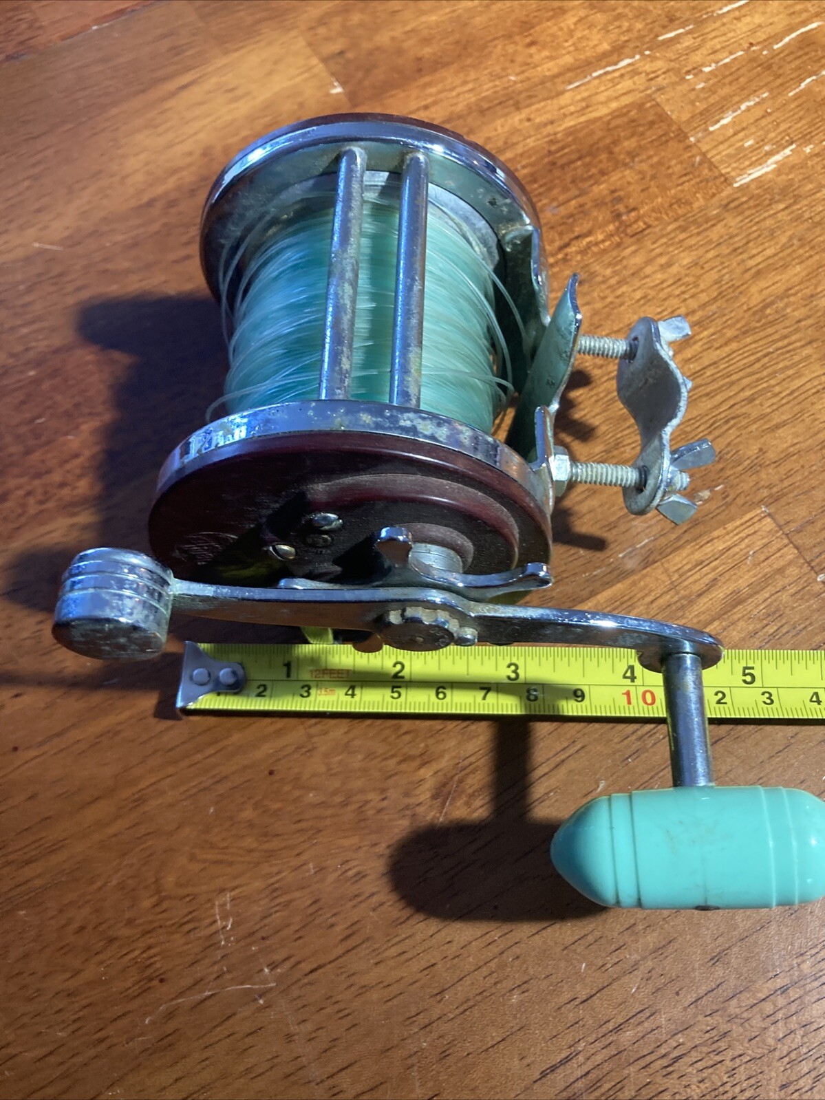 Vintage PENN Jig Master 500 Reel Maroon Case w Light Green Handle