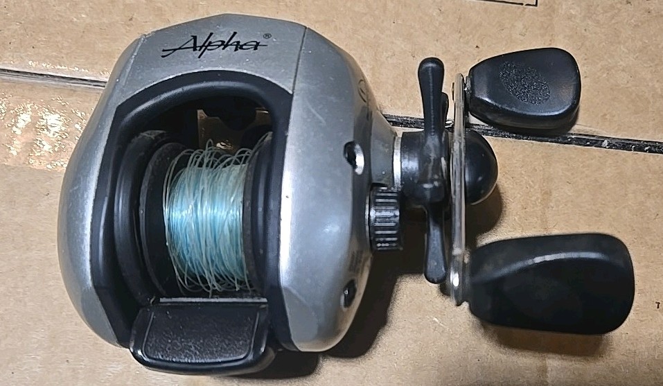 Shakespeare Alpha 310BLP Baitcasting Reel 10 12 14 LB Line Capacity 5.1:1 Gear