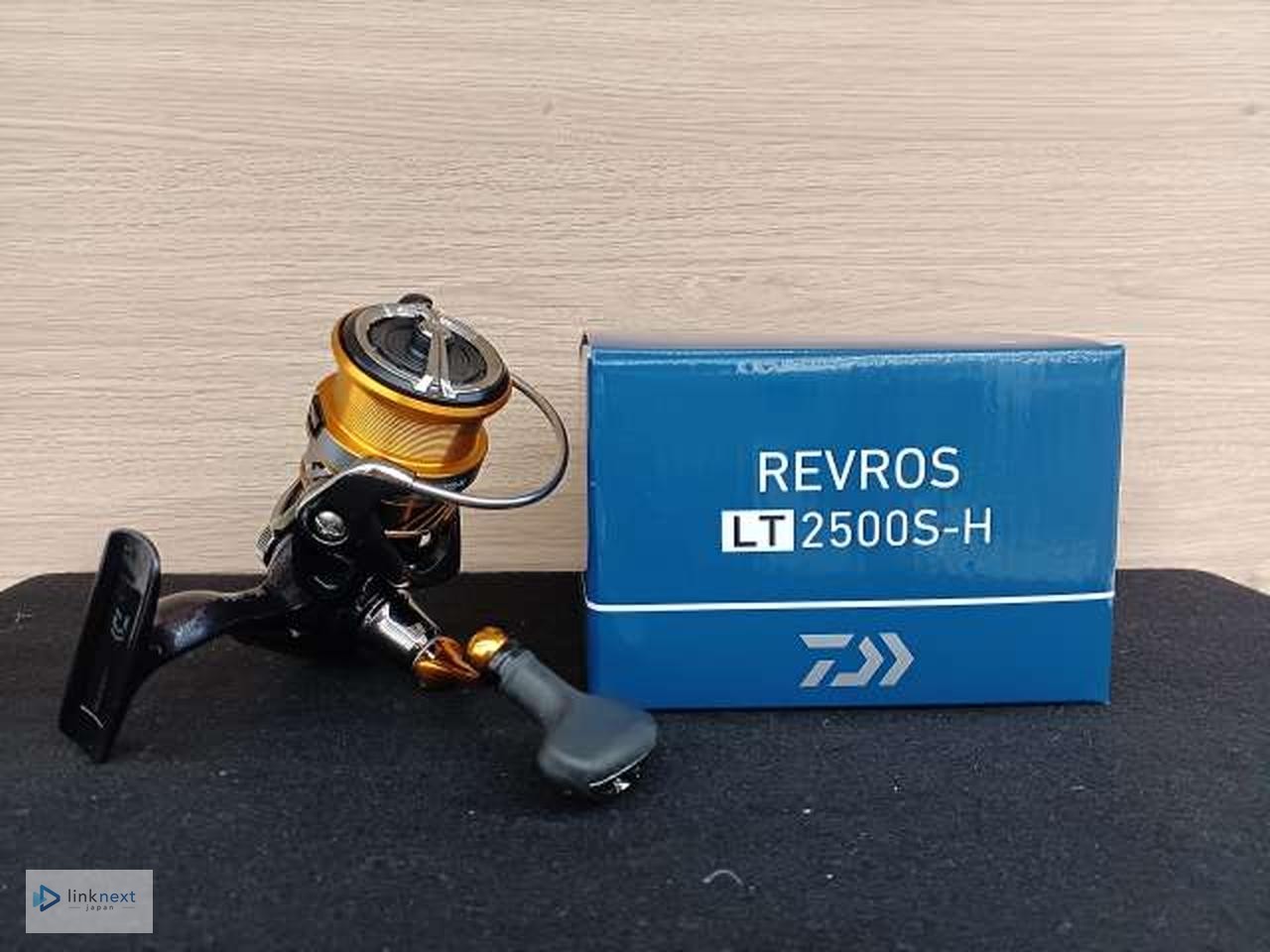 DAIWA Revros LT 2500S-H Spinning Reel – 2500 Size