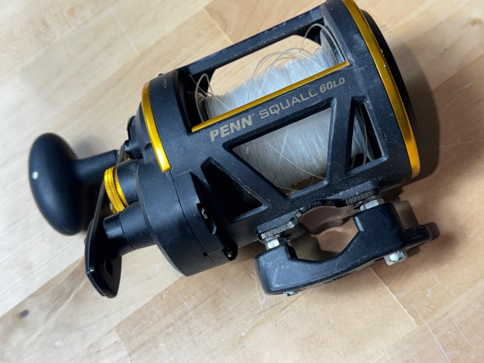 PENN SQUALL 60LD Lever Drag Saltwater Reel Right-Hand Black/Gold 6+1 4.9:1