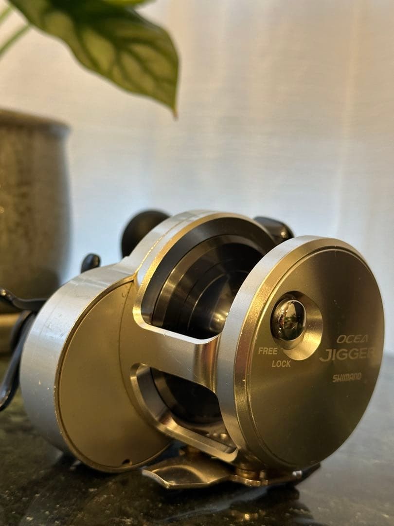 Shimano Ocean Jigger 2000NRPG Jigging Reel Used Silver 5.1 Ratio
