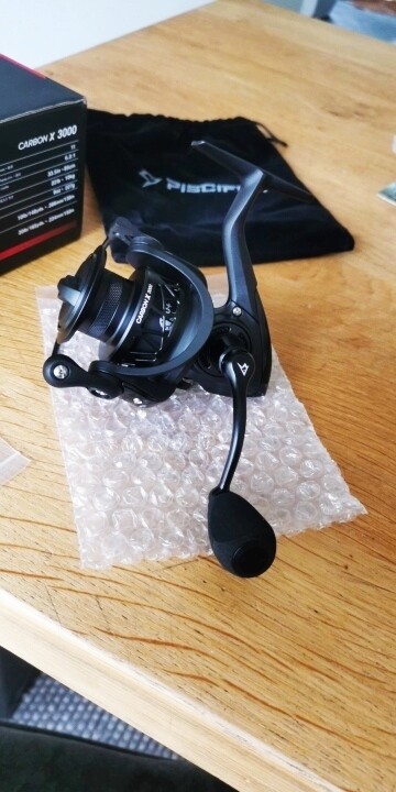 Piscifun Carbon X Spinning Reels -Carbon Frame and Rotor, Light to 5.1oz 10+1 BB