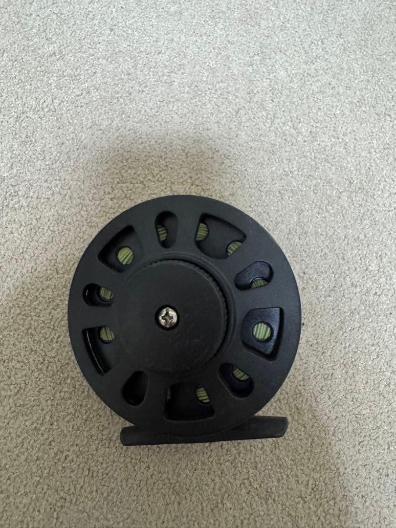 Hippeen Open-Design Black Fly Reel with Green Line, Plastic, Used