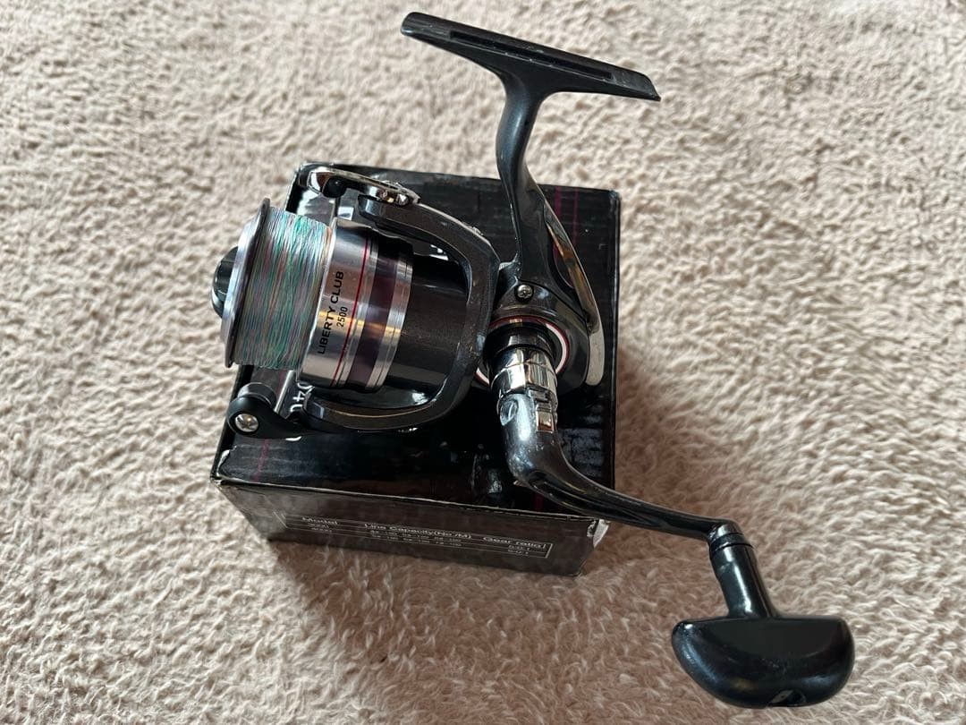 Daiwa Liberty Club 2500 Spinning Reel PE Line Included Used