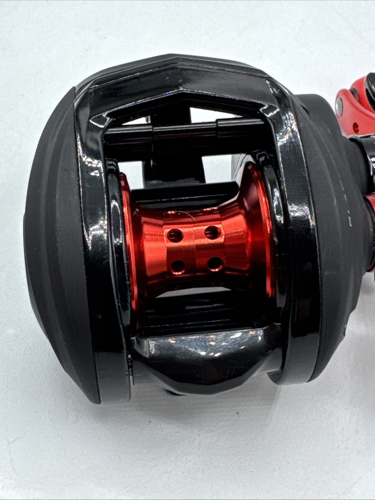 Abu Garcia MAX Reel, 5 Bearing Black/Red Right Handed Swedish Engineered