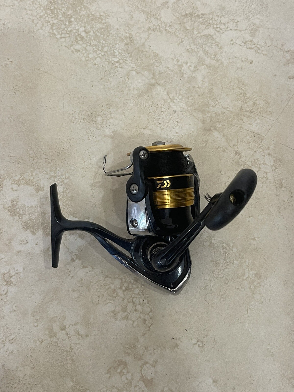 DAIWA SWEEPFIRE 3000 2B Spinning Reel.
