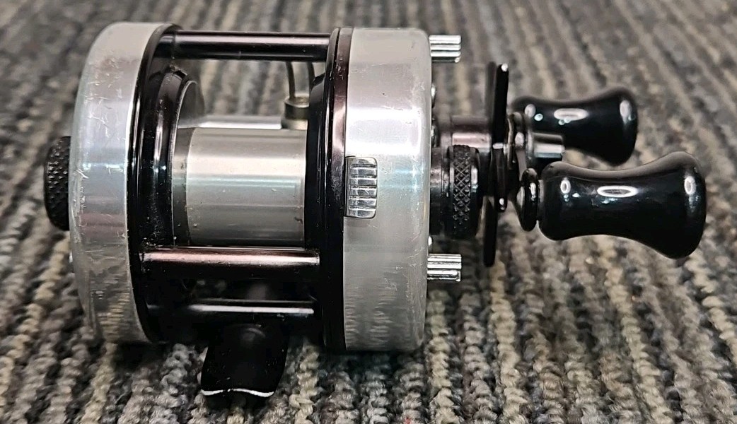 Pflueger 2600 DB Double Handle Fishing Reel