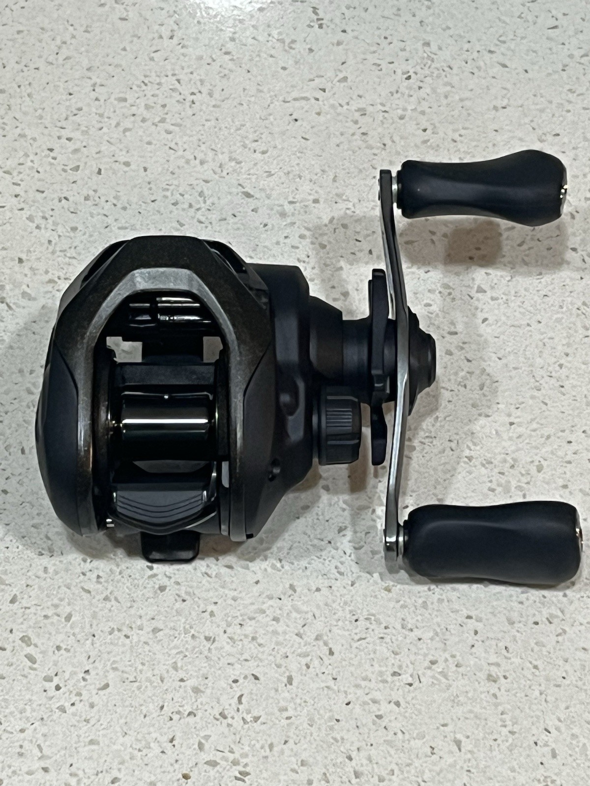 NEW! Shimano Caius Baitcast Reel RIGHT HAND 4BB 7.2:1 Model: CIS150HGC