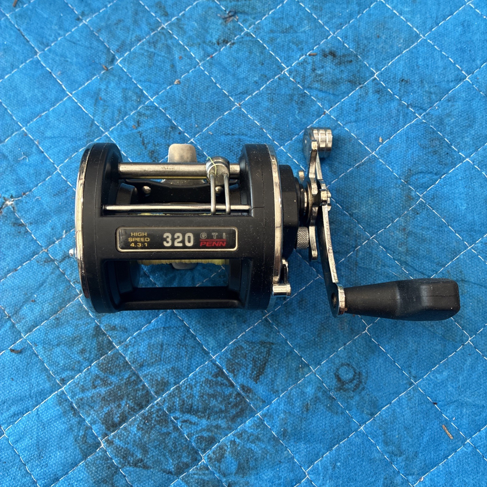 Penn 320 GTI Graphite High Speed 4.3:1 Level Wind Open Face Fishing Reel Nice