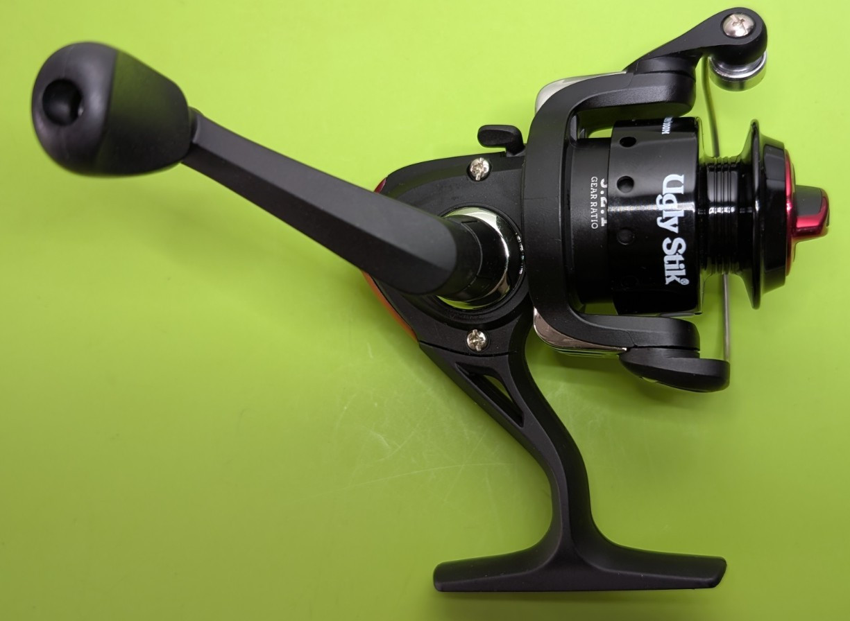 Ugly Stik GX2IR20 Ice Spinning Reel Gear Ratio 5.2:1 Black & Red