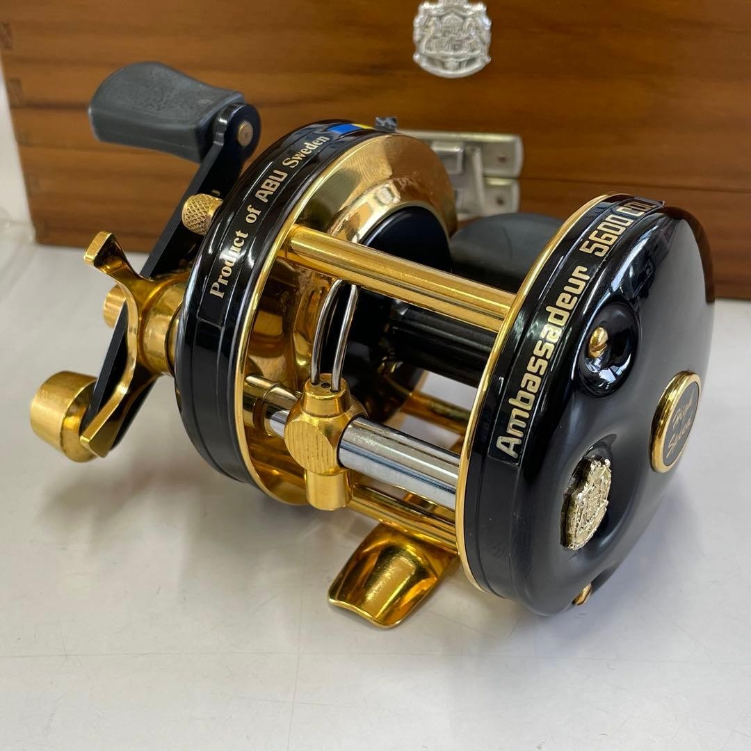 ABU Ambassadeur 5600CDL Fishing Reel NIB 83 Years Model with Box and Accessorie