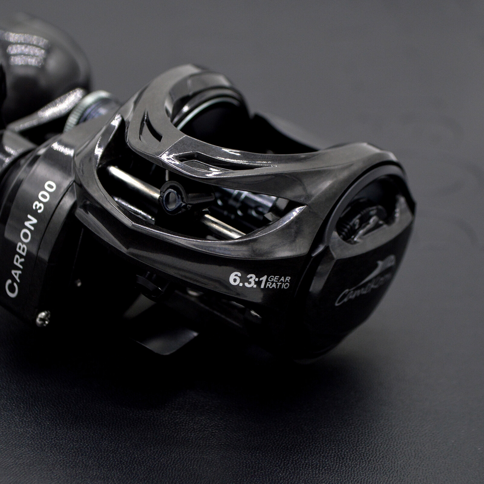 CAMEKOON Size 300 Baitcaster Fishing Reels Carbon Frame 8 Button Magnetic Brakes