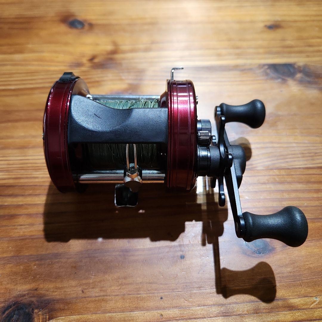 Abu Garcia 6501C3 Burgundy model left-handed