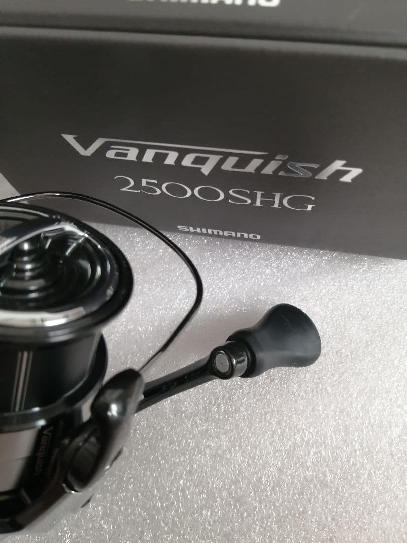 Mint SHIMANO 23 Vanquish Spinning Reel 2500SHG w/ Box Manual Fishing Reel