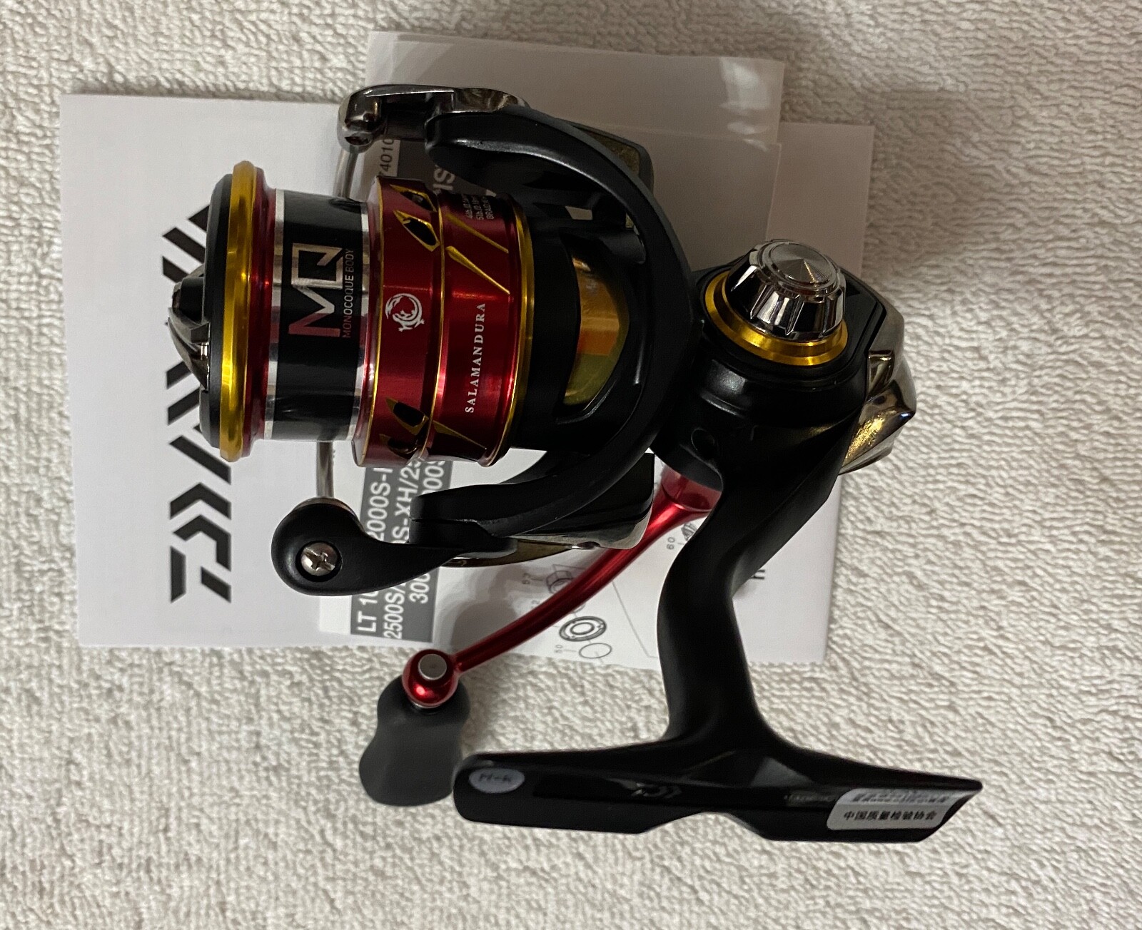 New Daiwa Salamandura 5.8:1 FC LT 2500S-H Magsealed Spinning Fishing Reel (NIB)