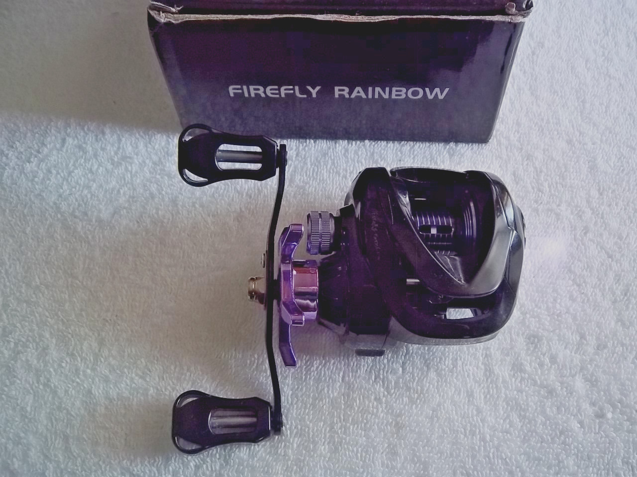 Baitcasting Reel, 7.2:1 Gear Ratio, / 12-BB / 8KG/17.6 Max Drag / 8.1 OZ FIREFLY