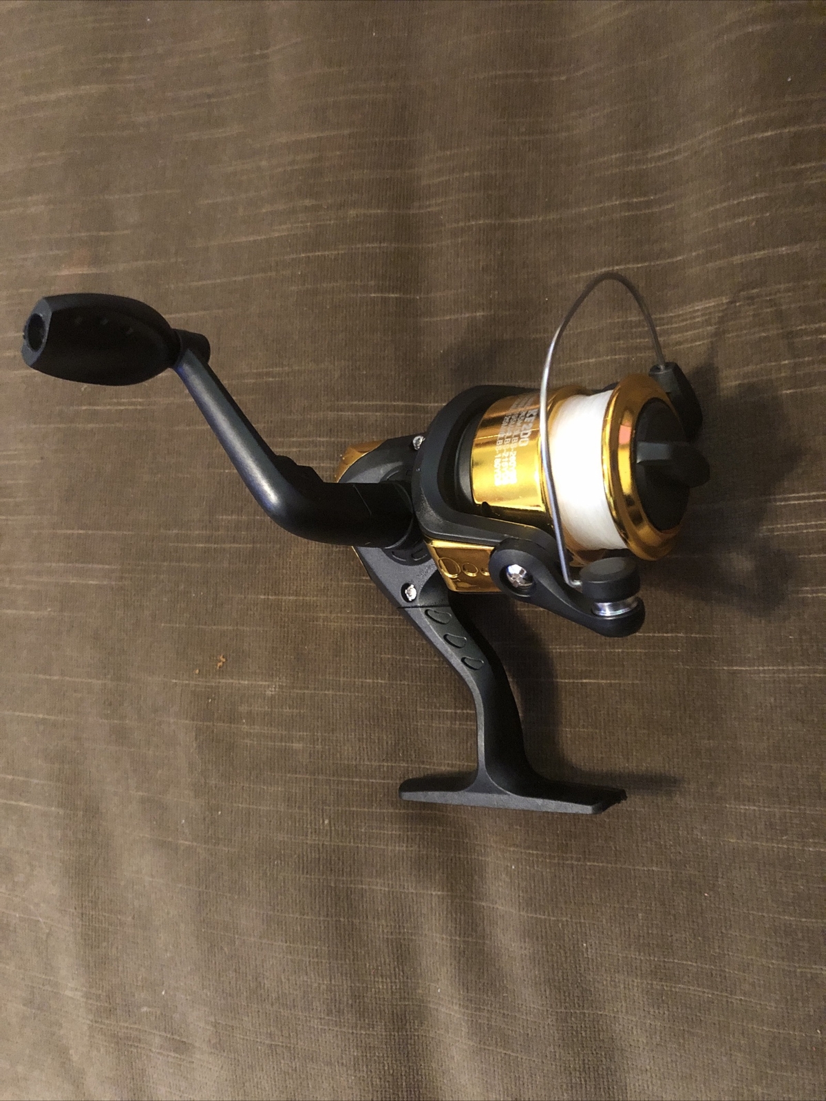 Fishing 🎣 Reel Proberos Brand New In Box Fishing Reel Model KF200 Gold & Black