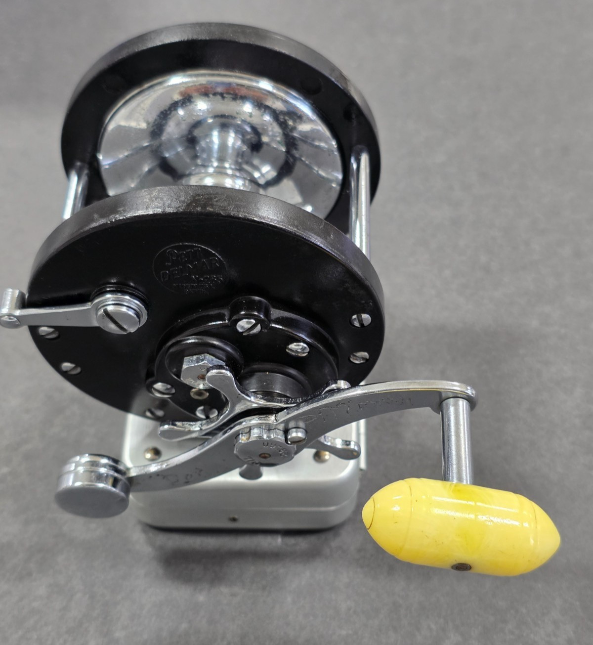 Penn DEL MAR 285 Baitcasting Reel * Yellow Handle * Made in the USA