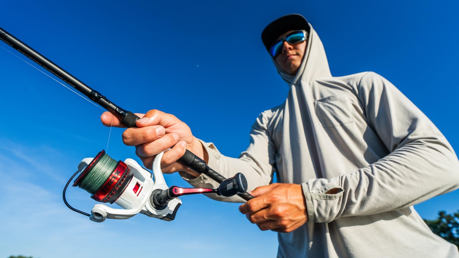 Abu Garcia Max Pro Size 3000 Spinning Fishing Reel High-Performance Freshwater