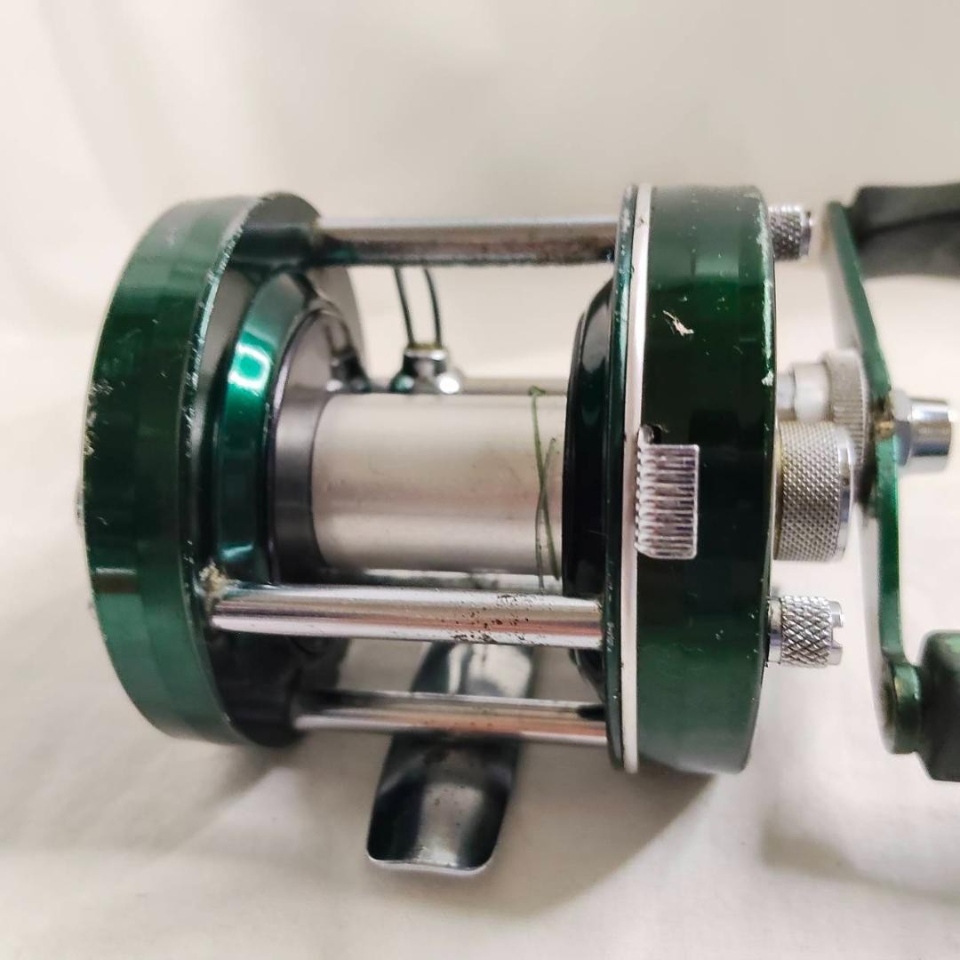 Abu Garcia Ambassadeur 5000D Baitcasting Reel Green / Gray Classic Used