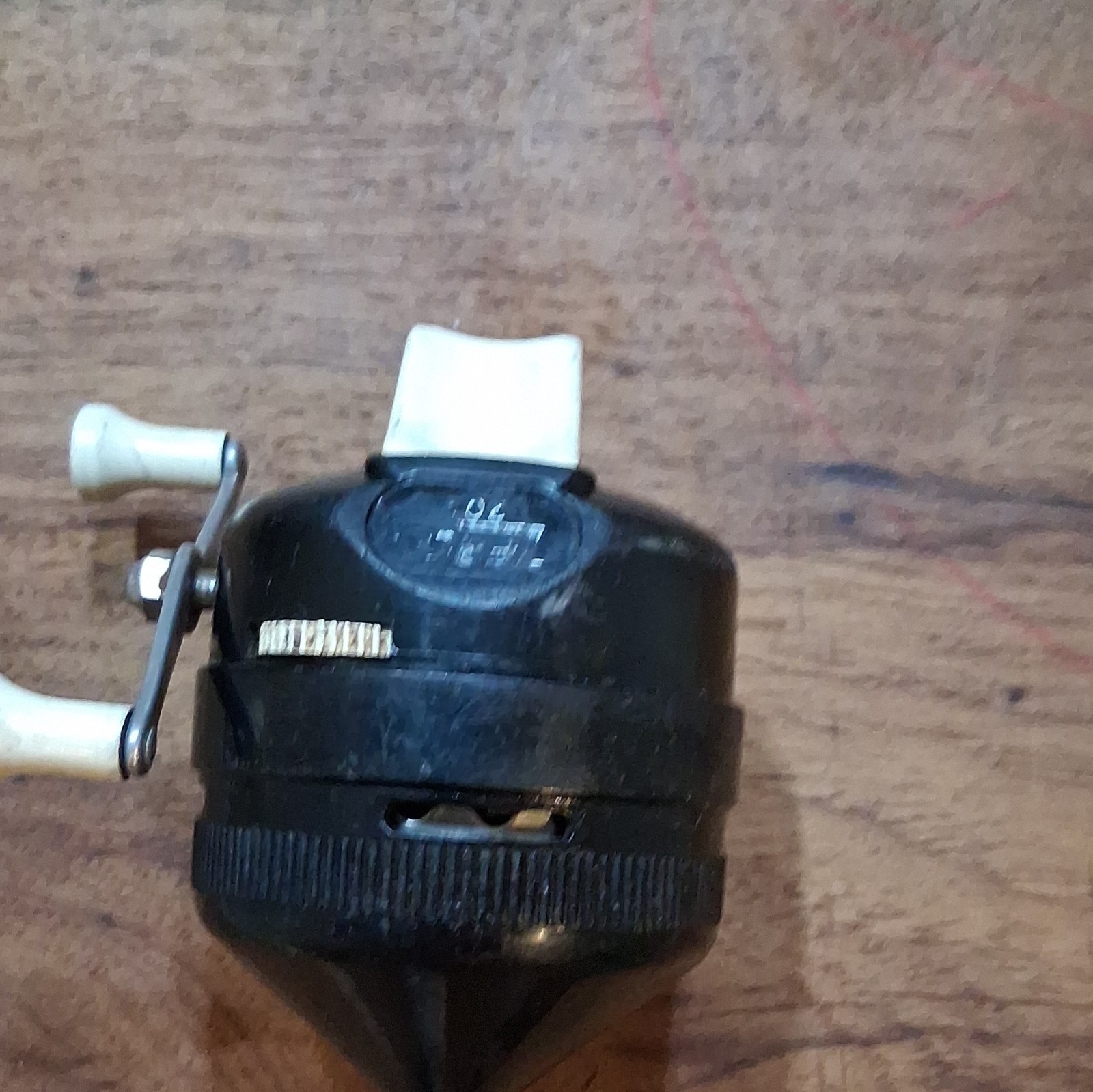 ZEBCO 202 Spincast Reel Automatic Drag Metal/Plastic Black & White