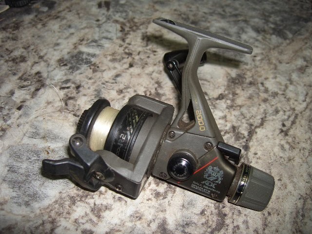 Shimano AX 200Q Quickfire 2 Fighting Drag Spinning Fishing Reel USED