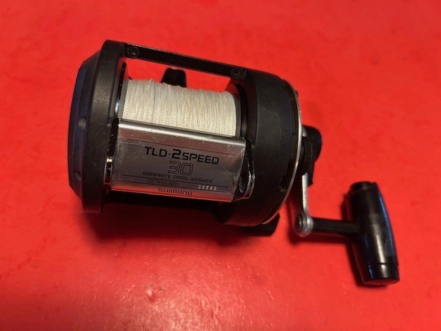 SHIMANO TLD30 2-SPEED LEVER DRAG FISHING REEL SPOOLED UP WITH 80 POUND BRAID