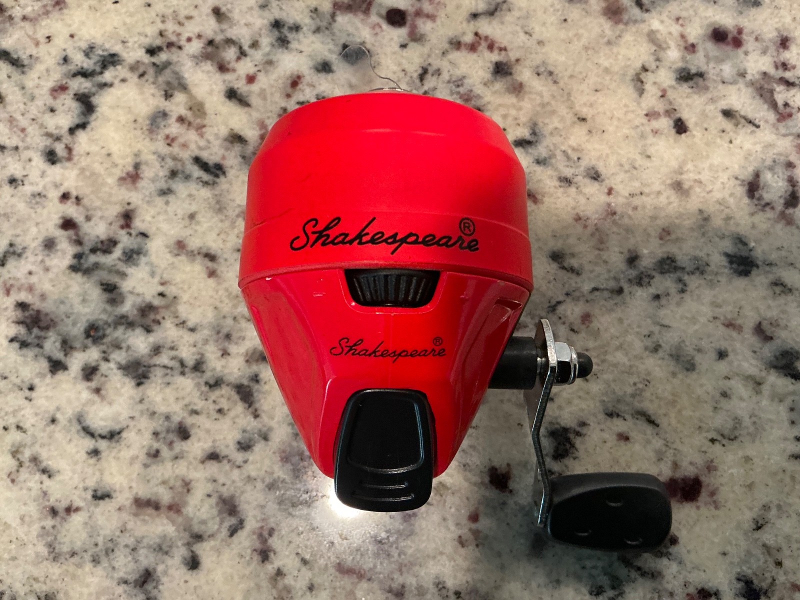 NEW Shakespeare Spincast Fishing Reel RVRSC10