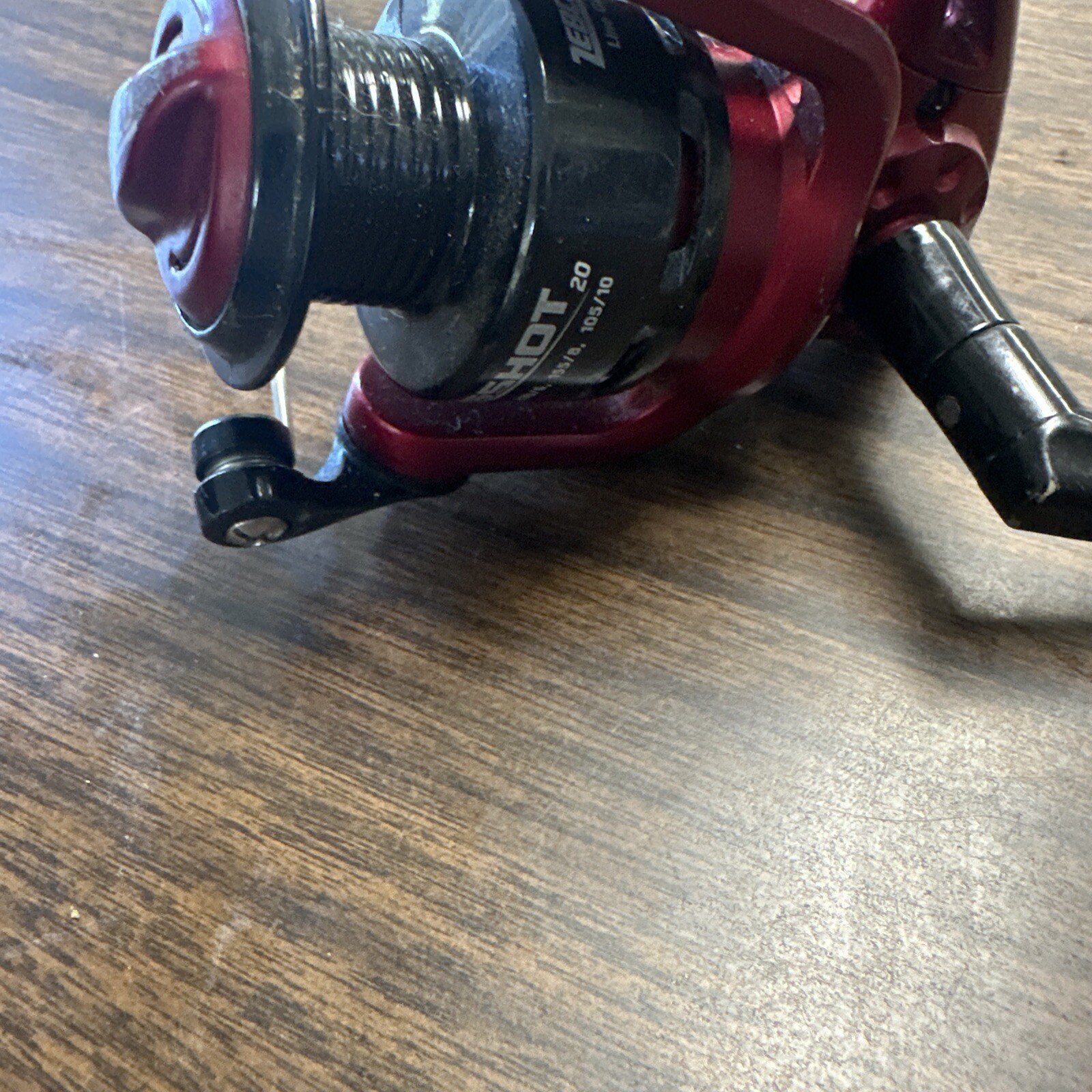 Zebco 20 Slingshot SLSP20-GwGB Spinning Reel Red Maroon Works Fine