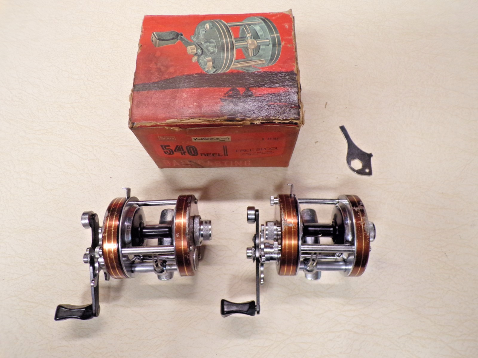 2 – TED WILLIAMS FISHING REELS – MODEL 540 – REELS WORK GOOD