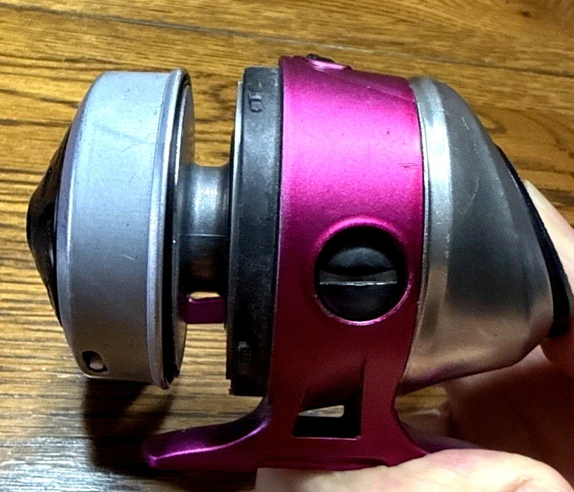 ZEBCO 33 NL PINK BAND SPINCAST FISHING REEL