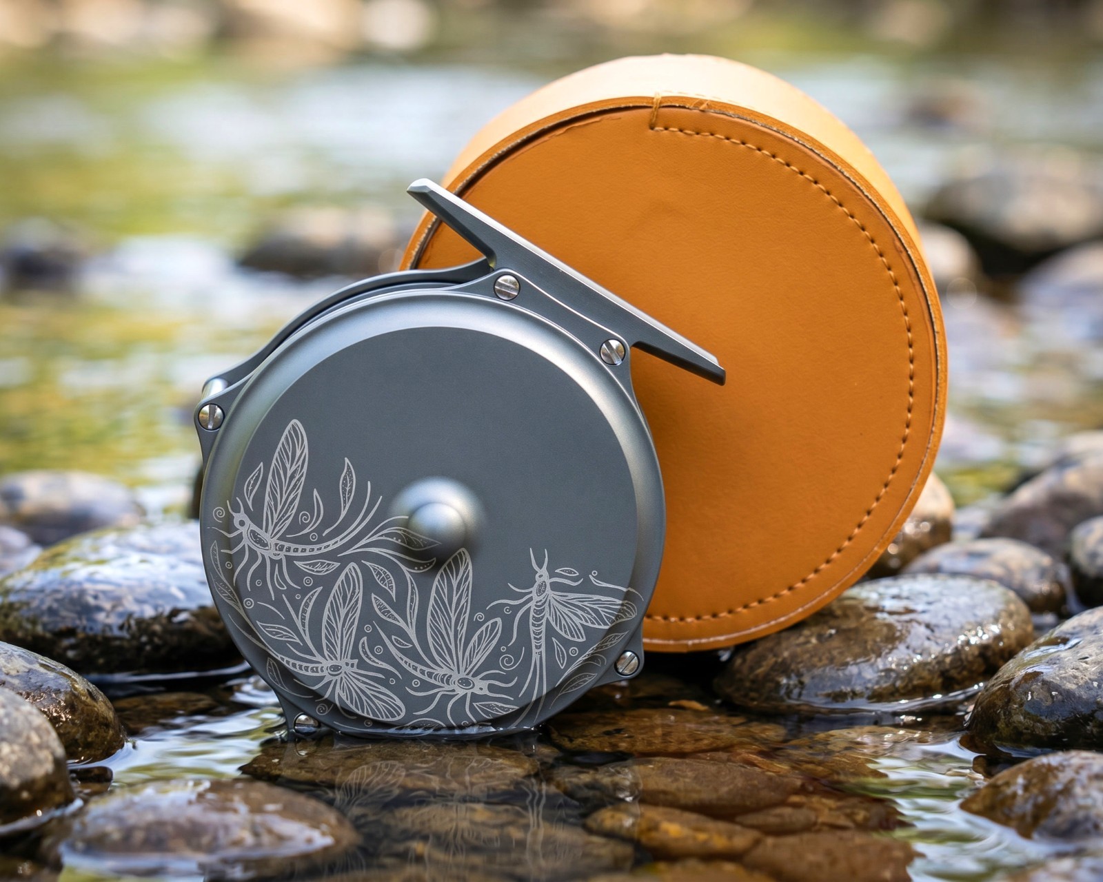 Model 2 Fly Reel Mayfly Etched Gunmetal 3″ Clicker Reel 5/7wt – Case Included