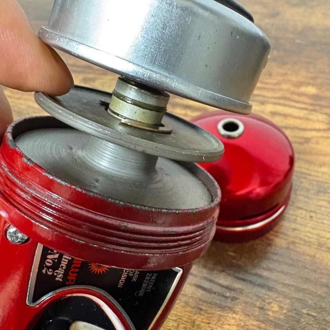 Daiwa Spincast No.2 Used Fishing Reel in Good Condition