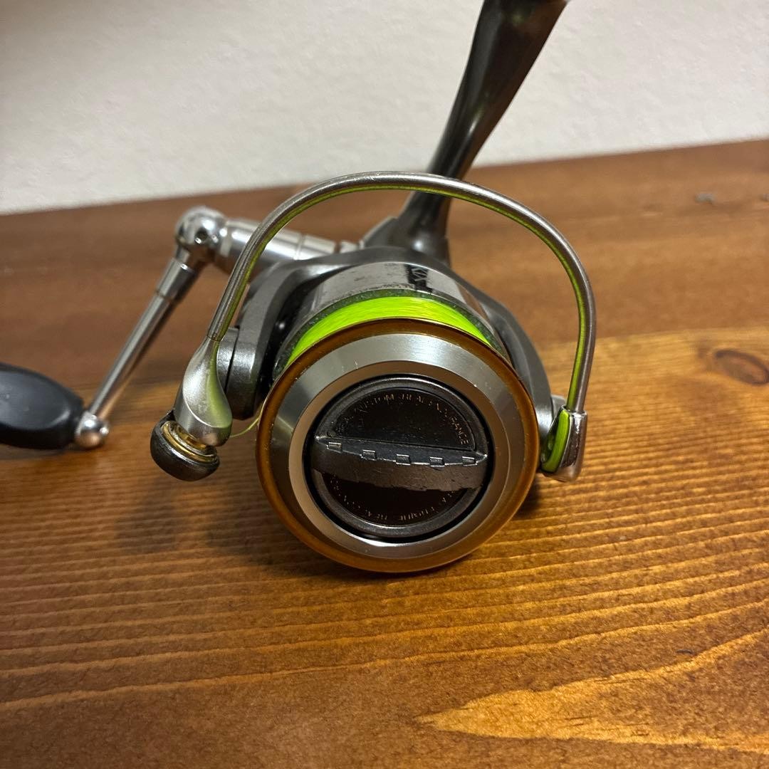 MX-3000 Silver Green Reel