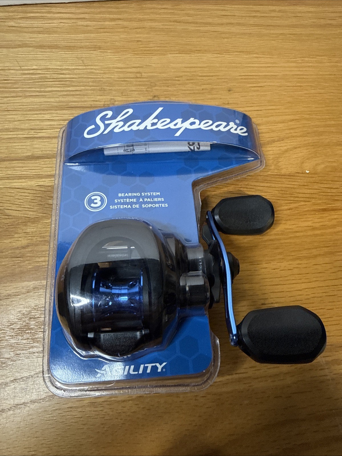 Shakespear Agility Reel, Bait Casting 6.4:1, 3 Bearing Black/Blue Right-Hand