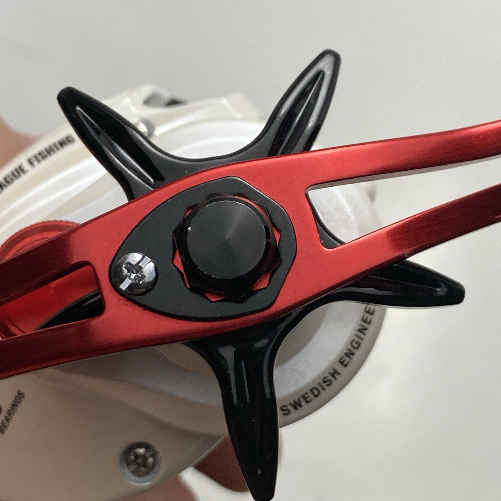 Abu Garcia MLF Baitcasting Fishing Reel 6.4:1 Right Hand White Red Low Profile