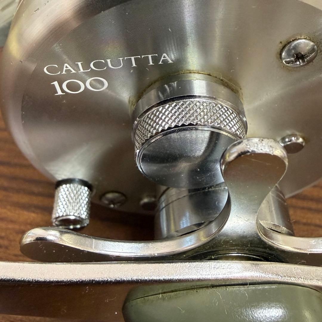 Shimano 92 Calcutta 100 Silver Baitcasting Reel Japan Used