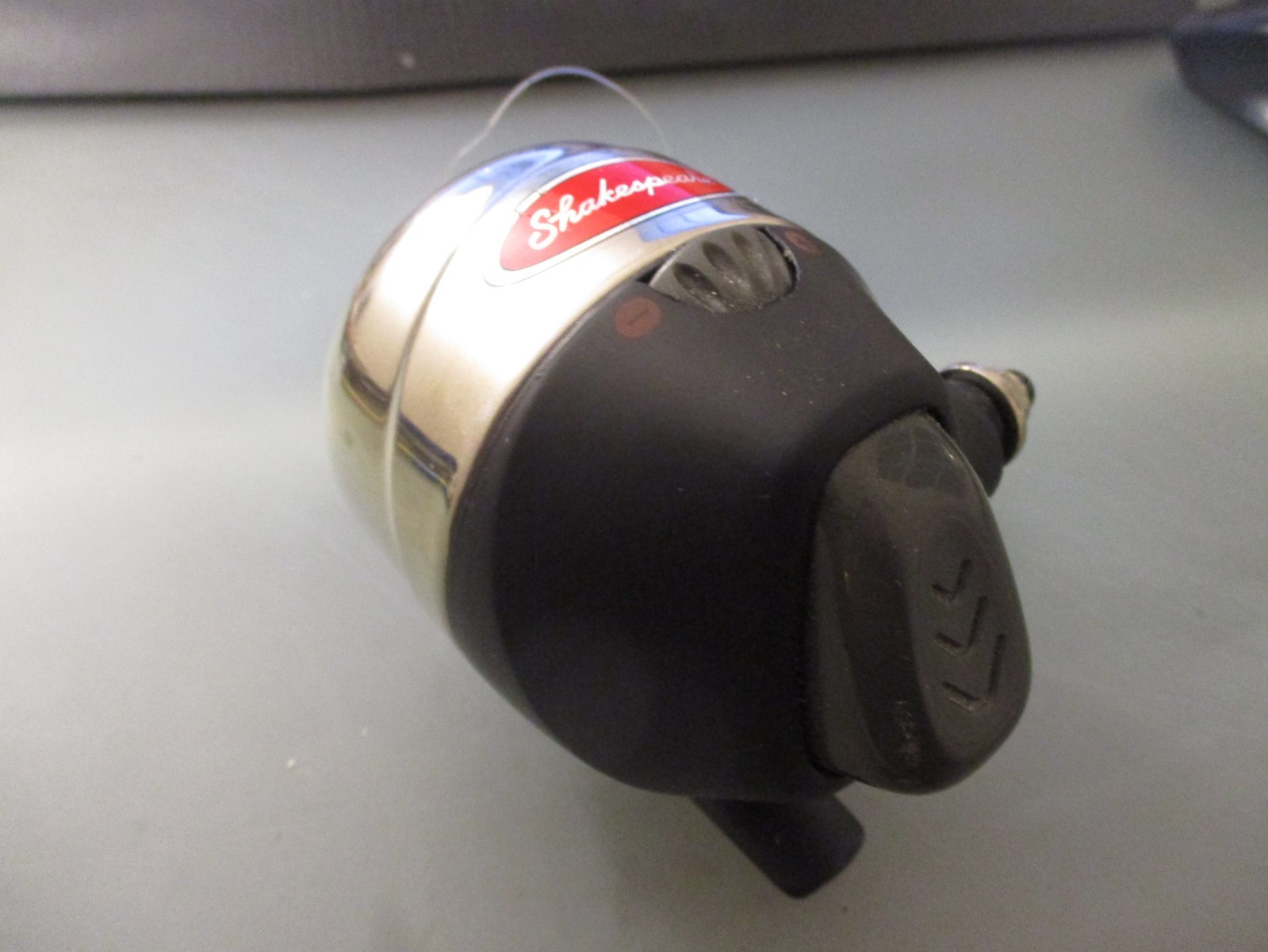 Shakespeare Spincasting Fishing Reel SY10 U Gear Ratio:3.4:1 75yds./10lb.