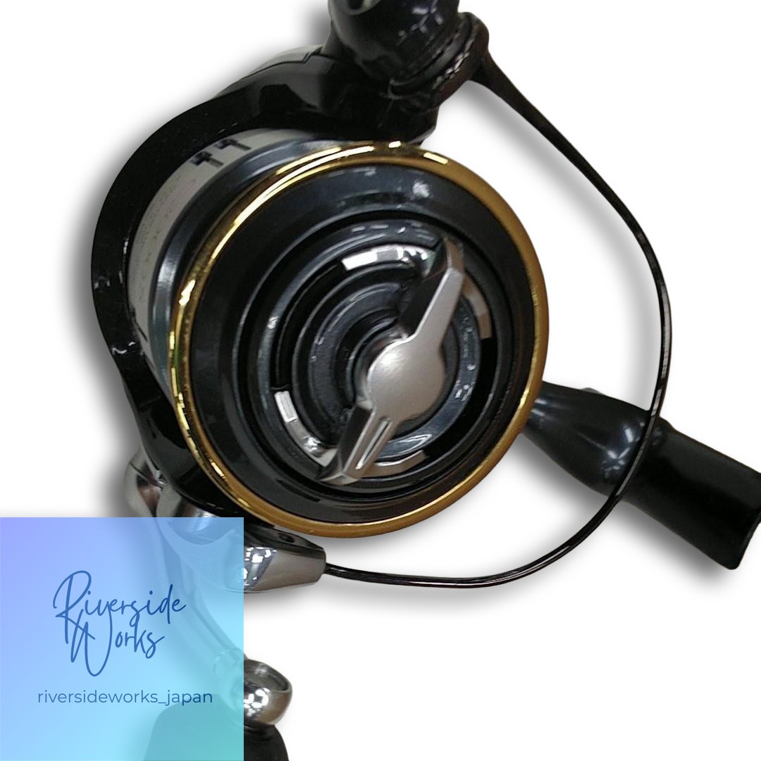 SHIMANO Spinning Reel 12 VANQUISH C2000S Lightweight Fishing Reel