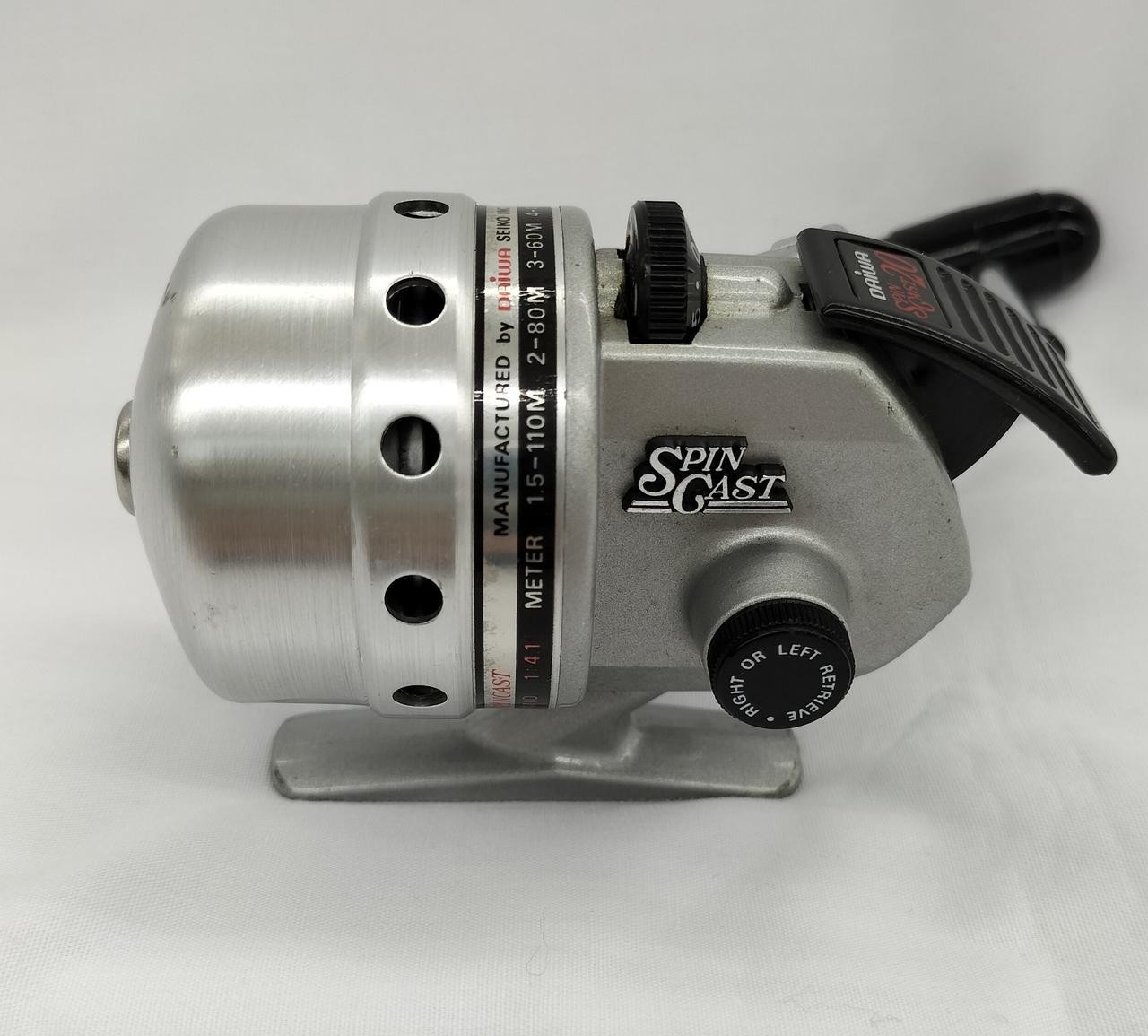 Daiwa Spinning Reel Spin Cast Fishing Gear, Lightweight, Black, 4.7in/12cm