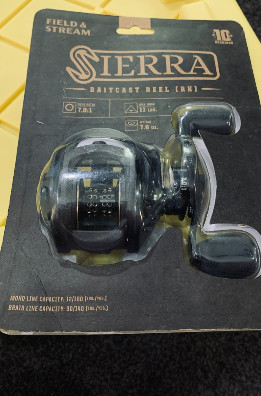 FIELD and STREAM SIERRA BAITCASTER, 7.0:1 Ratio, 10 Bearing, NEW in Clamshell