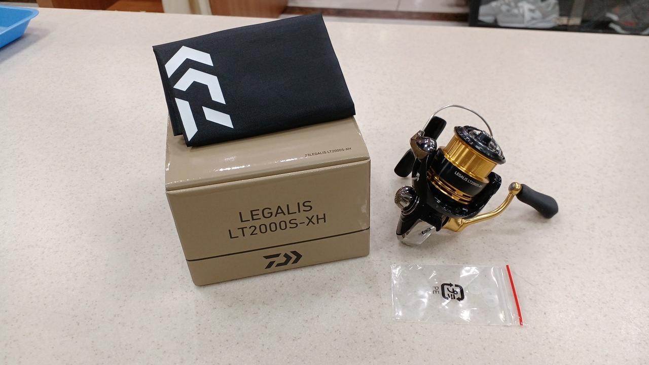 Daiwa Regalis 23 Spinning Reel, Fishing Gear, Lightweight, Saltwater